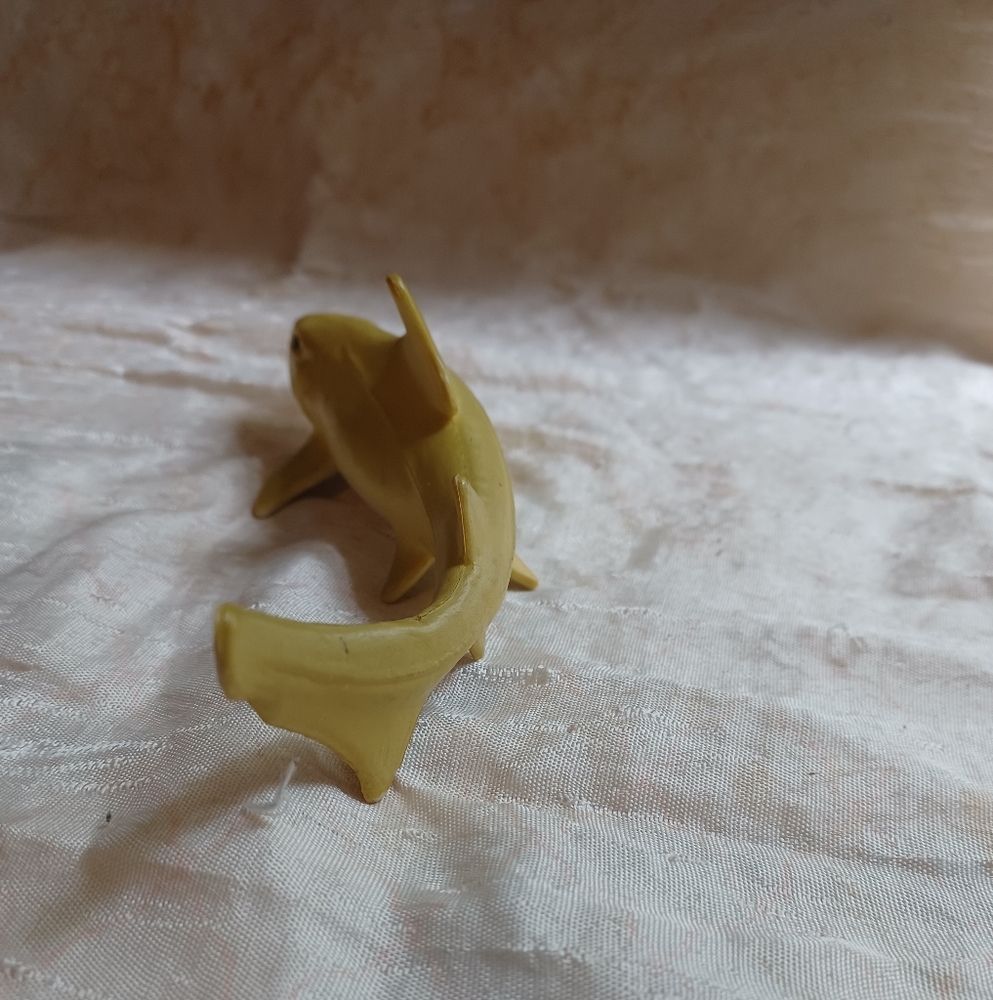 Lemon Shark, Very Nice Plastic Replica 6-inch replacement toy - Picture 4 of 12